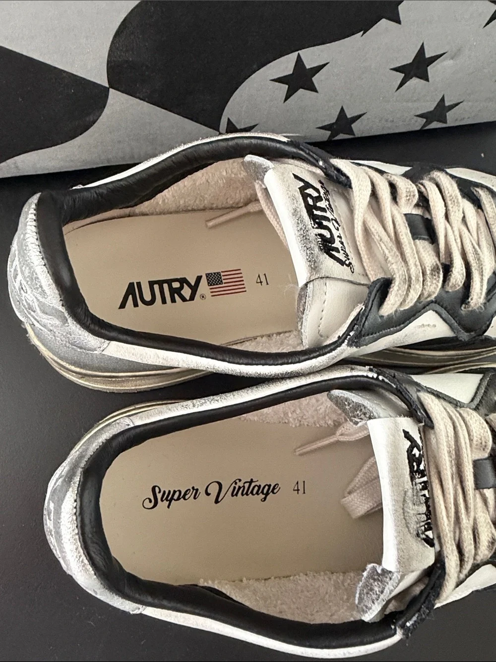 NWT MEDALIST LOW SUPER VINTAGE SNEAKERS LOW IN WHITE BLACK AND SILVER LEATHER